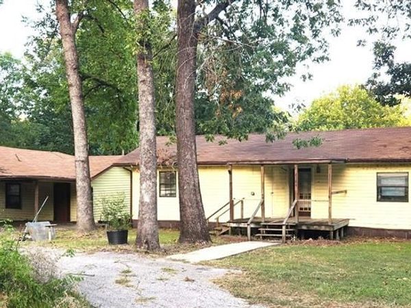 6184 Cherokee Trail , Mabank, TX 75156