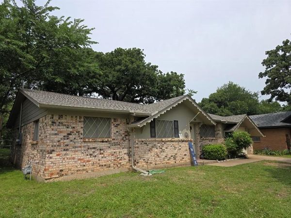 84 Ravenswood Drive , Bedford, TX 76022