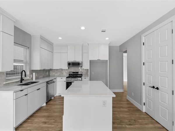1510 S Lindsay , Gainesville, TX 76240