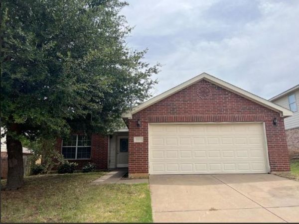 1601 Hedgewood Trail, Fort Worth, TX 76112
