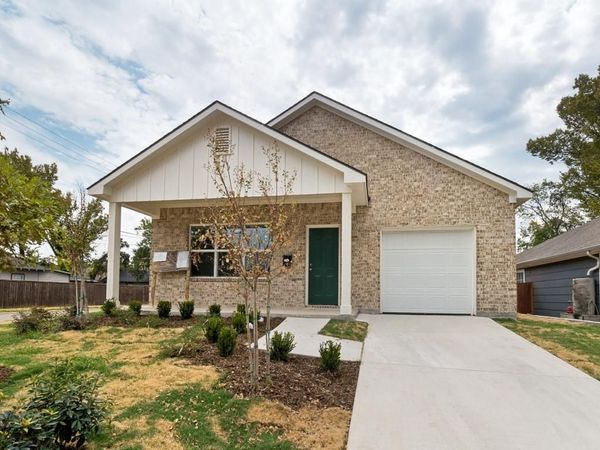 2650 Southland Street , Dallas, TX 75215