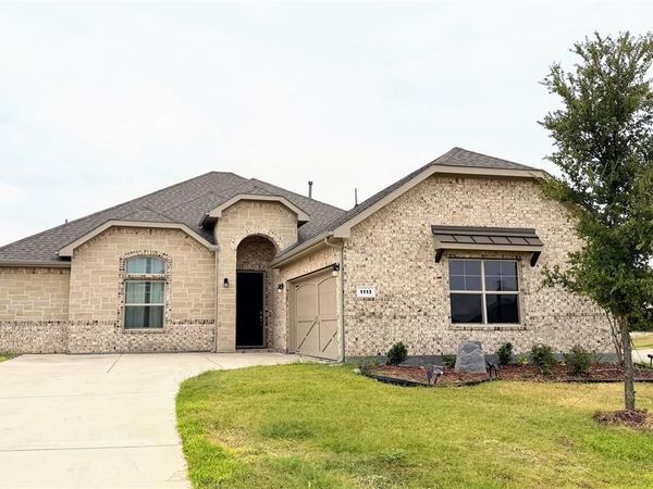 1113 Whispering Hill Drive , Mansfield, TX 76063