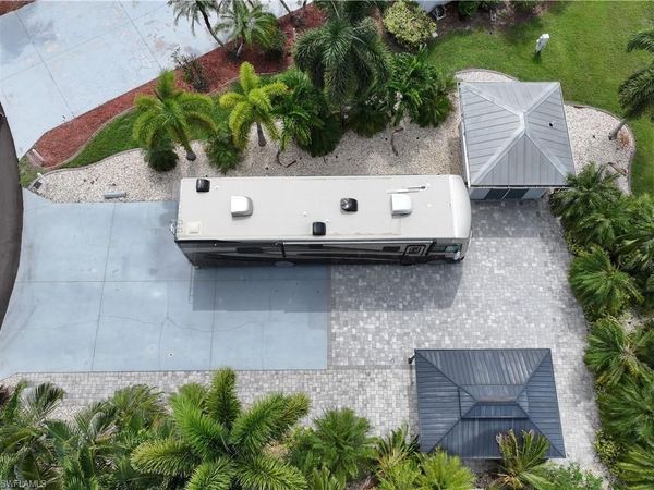 10095 Parkwood DR , FORT MYERS, FL 33905