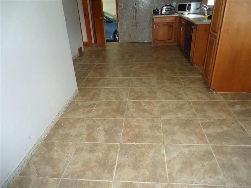 6066 Aaron Lane, Huber Heights, OH 45424 Photo 6
