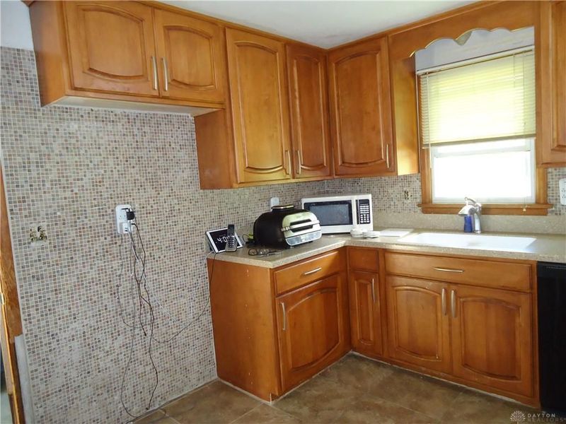 6066 Aaron Lane, Huber Heights, OH 45424 Photo 7
