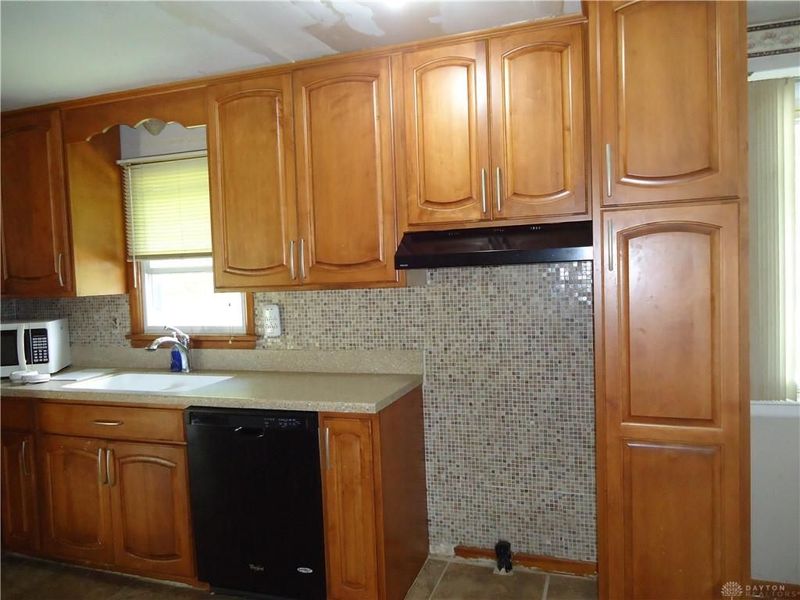 6066 Aaron Lane, Huber Heights, OH 45424 Photo 8