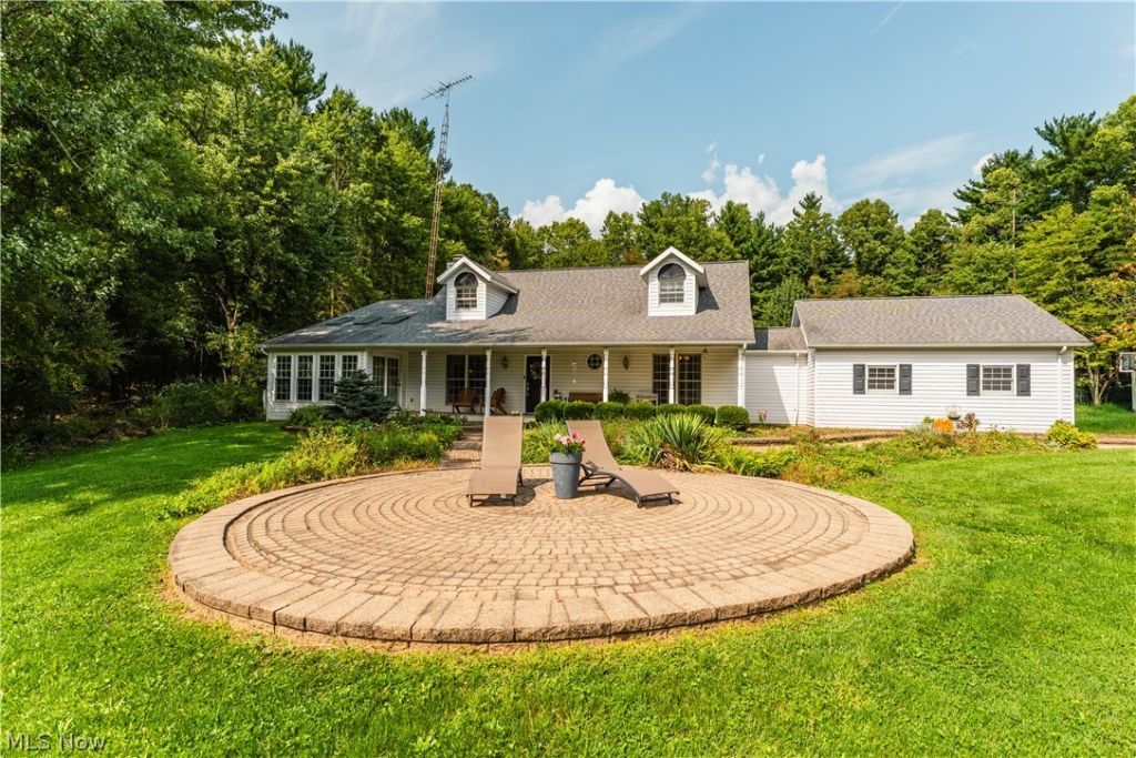 5556 Blacksnake Hill Road NE, Dover, OH 44622
