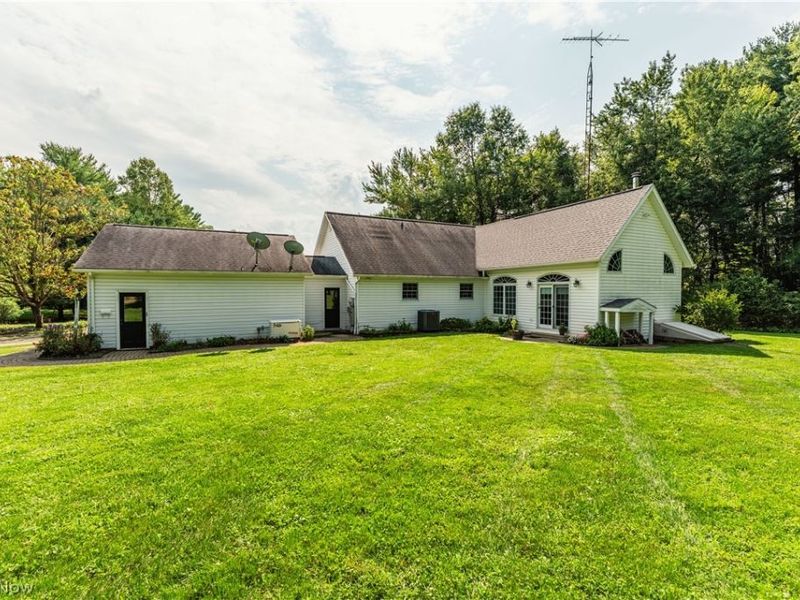 5556 Blacksnake Hill Road NE, Dover, OH 44622 Photo 4