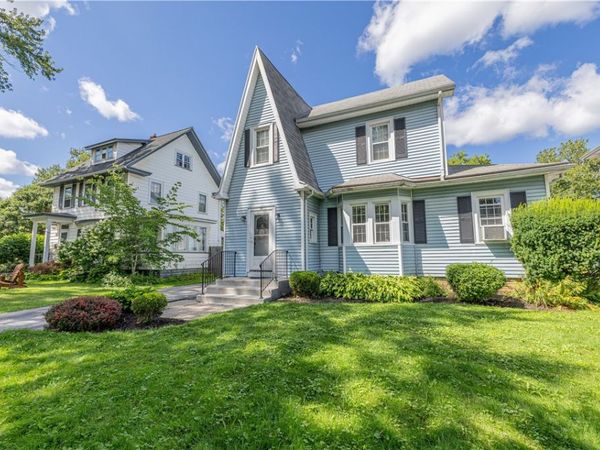 54 Seminole Way , Rochester, NY 14618