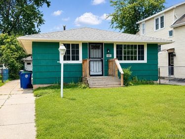 685 Longmeadow Road , Buffalo, NY 14226