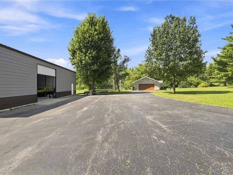 12416 Eagle Road, New Lebanon, OH 45345 Photo 4