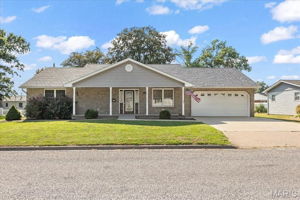 1109 Coral Street, Red Bud, IL 62278 Main Photo