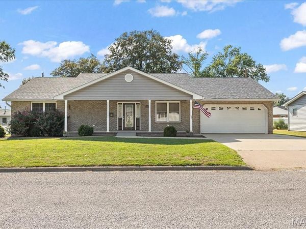1109 Coral Street , Red Bud, IL 62278