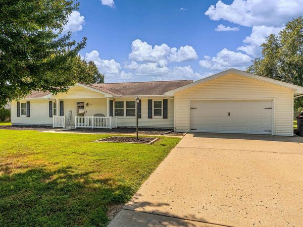 311 GATEWAY Road, Marion, IL 62959