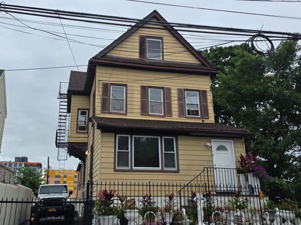 14 S High Street , Mount Vernon, NY 10550