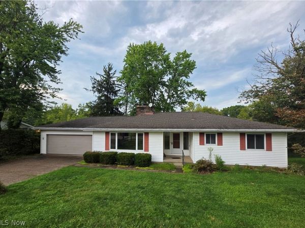 756 Ridgewood Drive , Coshocton, OH 43812