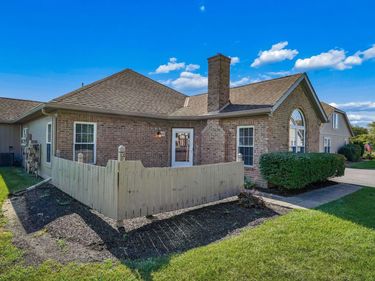 2244 Willowside Lane, Grove City, OH 43123