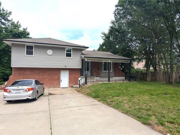 2005 N Plymouth Road, Independence, MO 64058