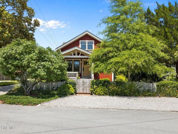 105 3rd Street, Beaufort, NC 28516