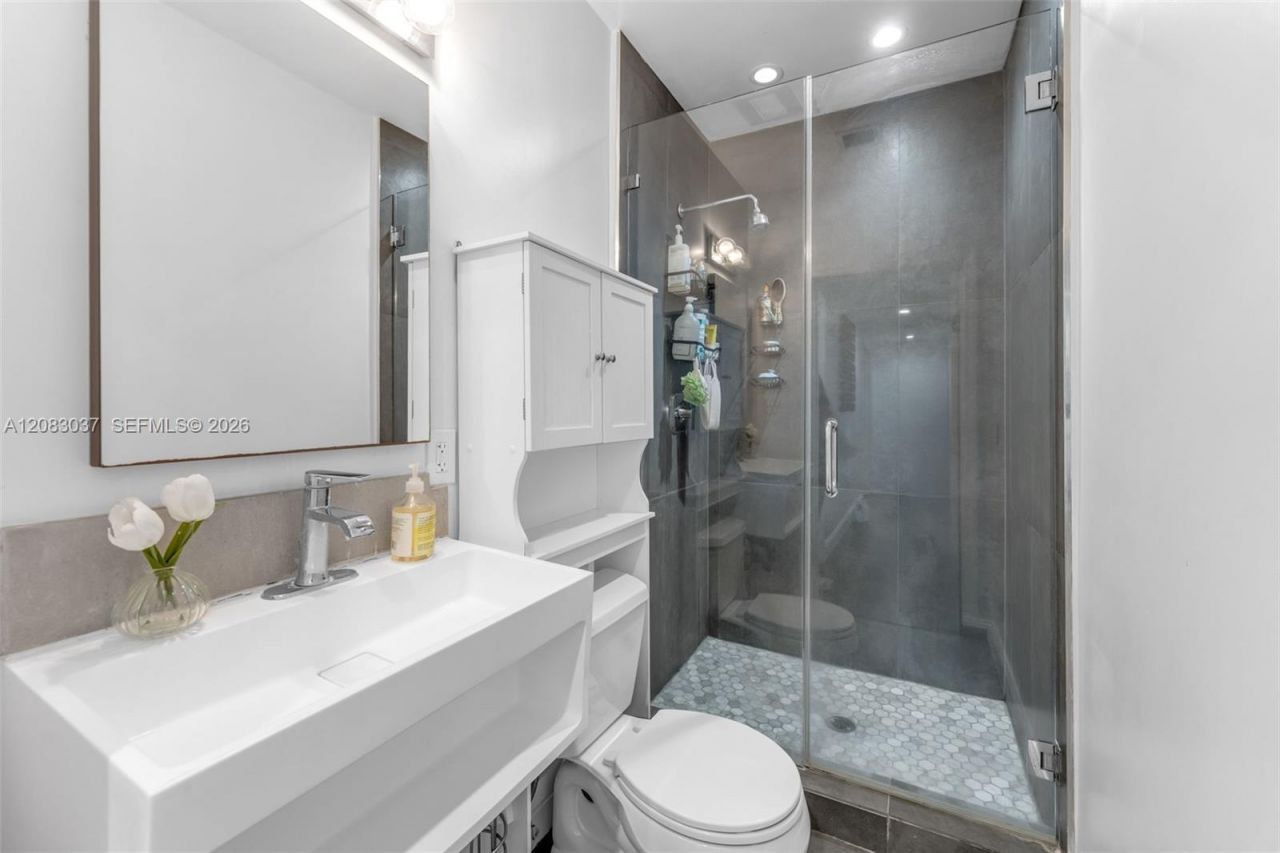 19050 SW 144th Ave , Miami, FL 33177 Photo