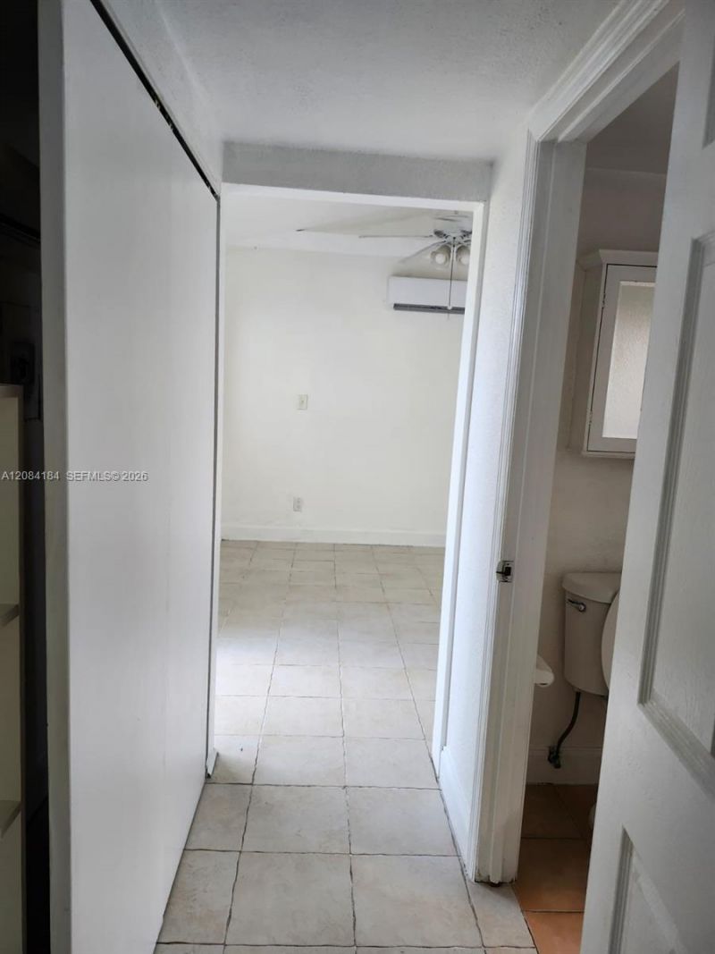 137 Abaco Dr, Unit 1, Palm Springs, FL 33461 Photo