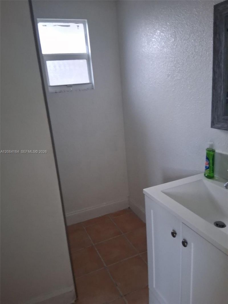 137 Abaco Dr, Unit 1, Palm Springs, FL 33461 Photo