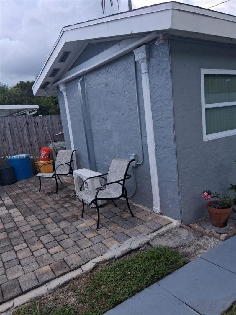 137 Abaco Dr, Unit 1, Palm Springs, FL 33461 Photo