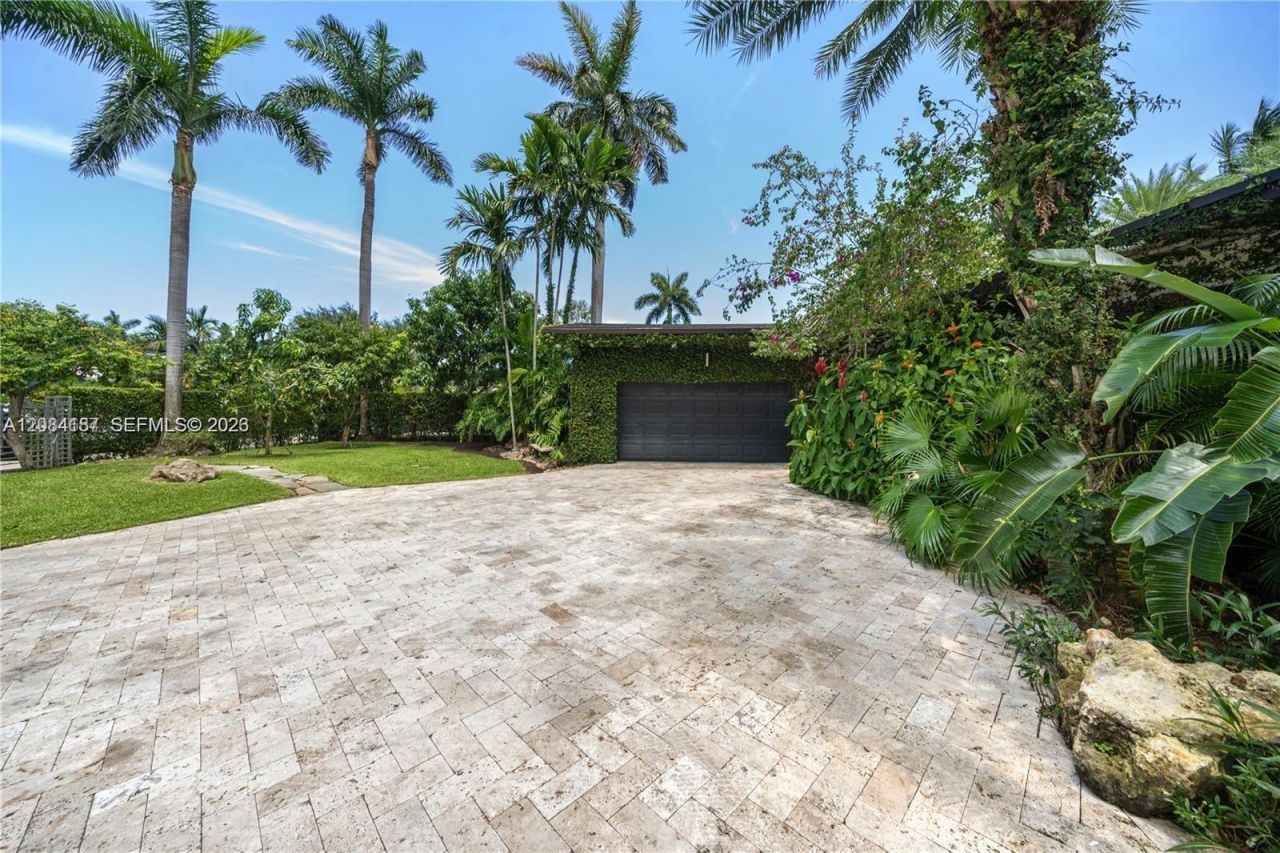 1160 NE 91st St , Miami, FL 33138 Photo