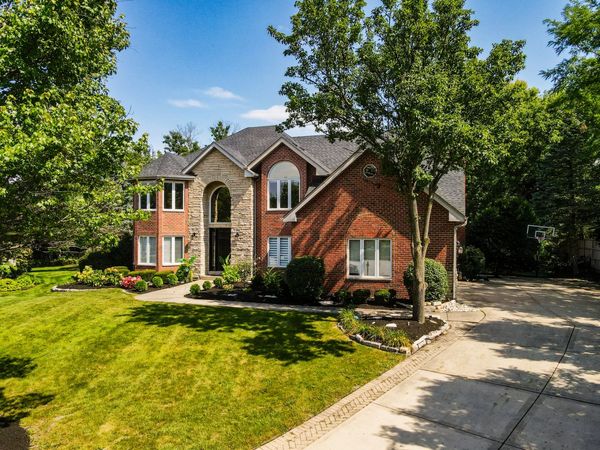 13701 Oak Tree Lane , Lemont, IL 60439
