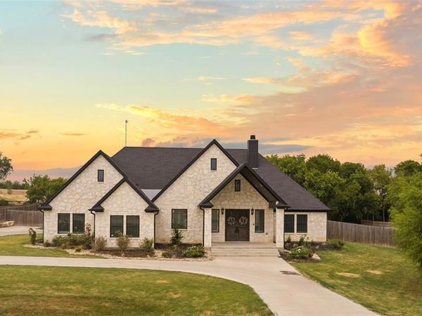 240 Royals Ranch Road , Lorena, TX 76655