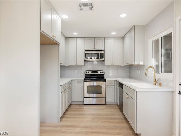 223 W Basic Road , Henderson, NV 89015