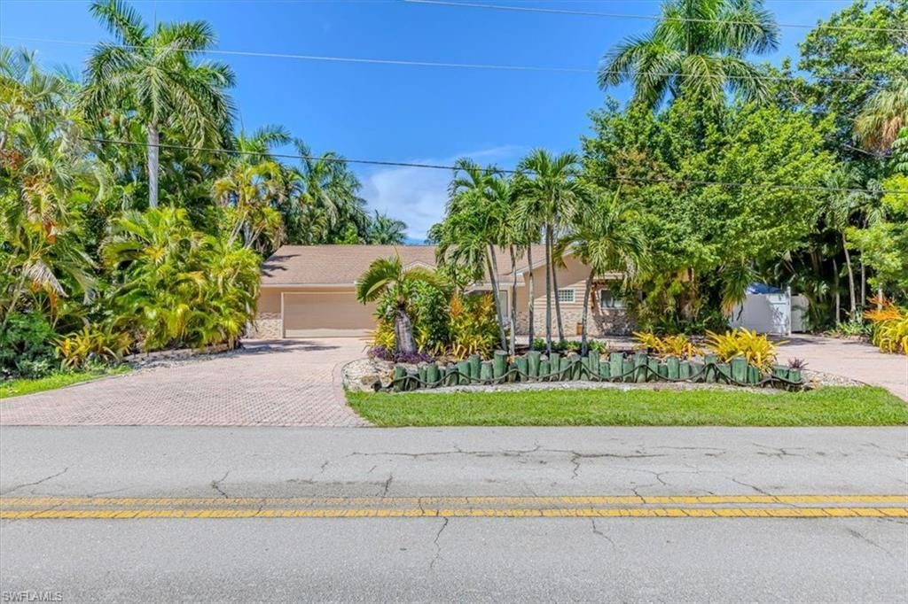 221 Viking Way, Naples, FL 34110 Photo