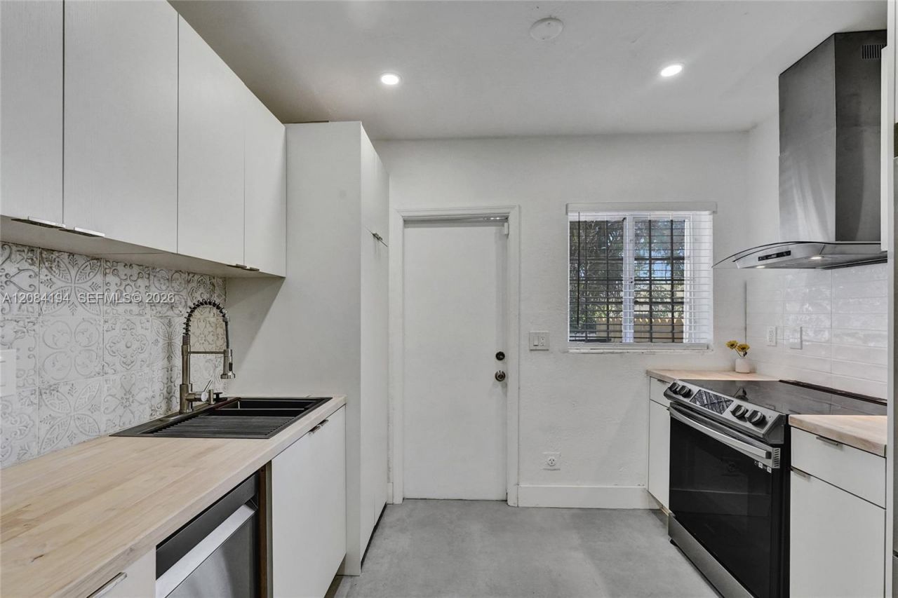 7520 NE 3rd Ave , Unit A, Miami, FL 33138 Photo