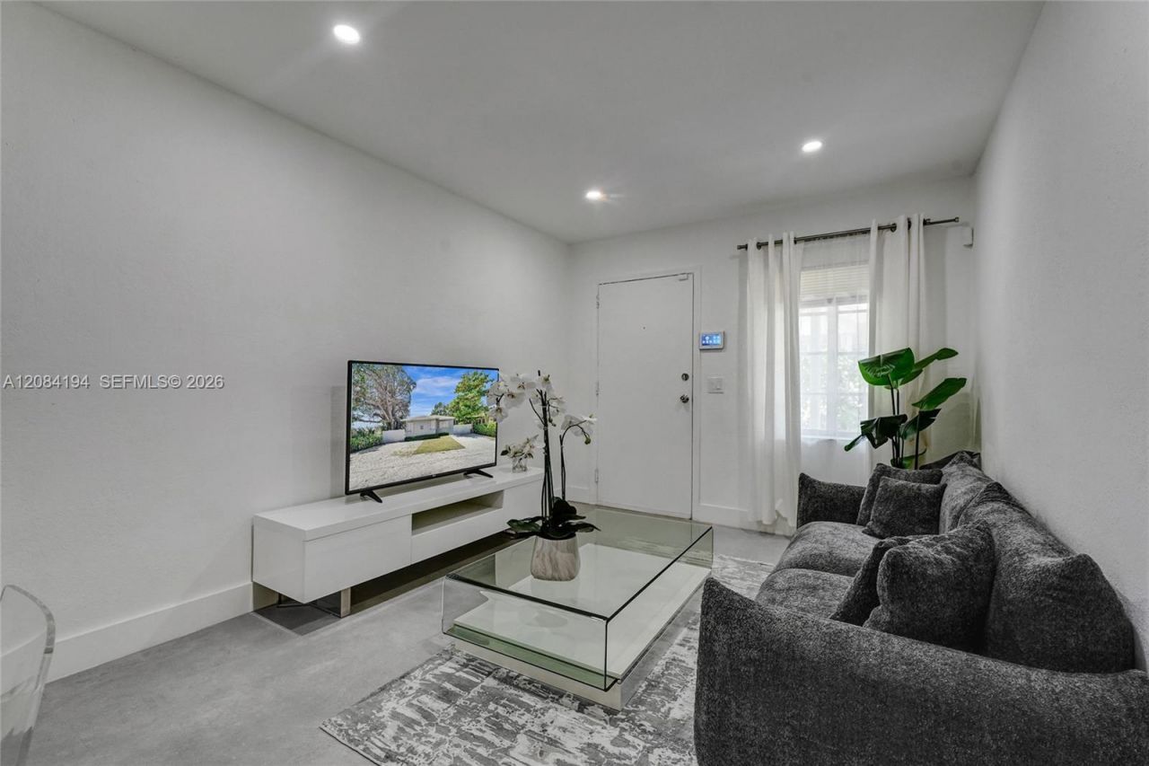 7520 NE 3rd Ave , Unit A, Miami, FL 33138 Photo