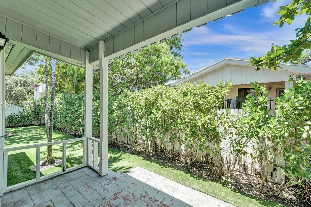 7520 NE 3rd Ave , Unit A, Miami, FL 33138 Photo