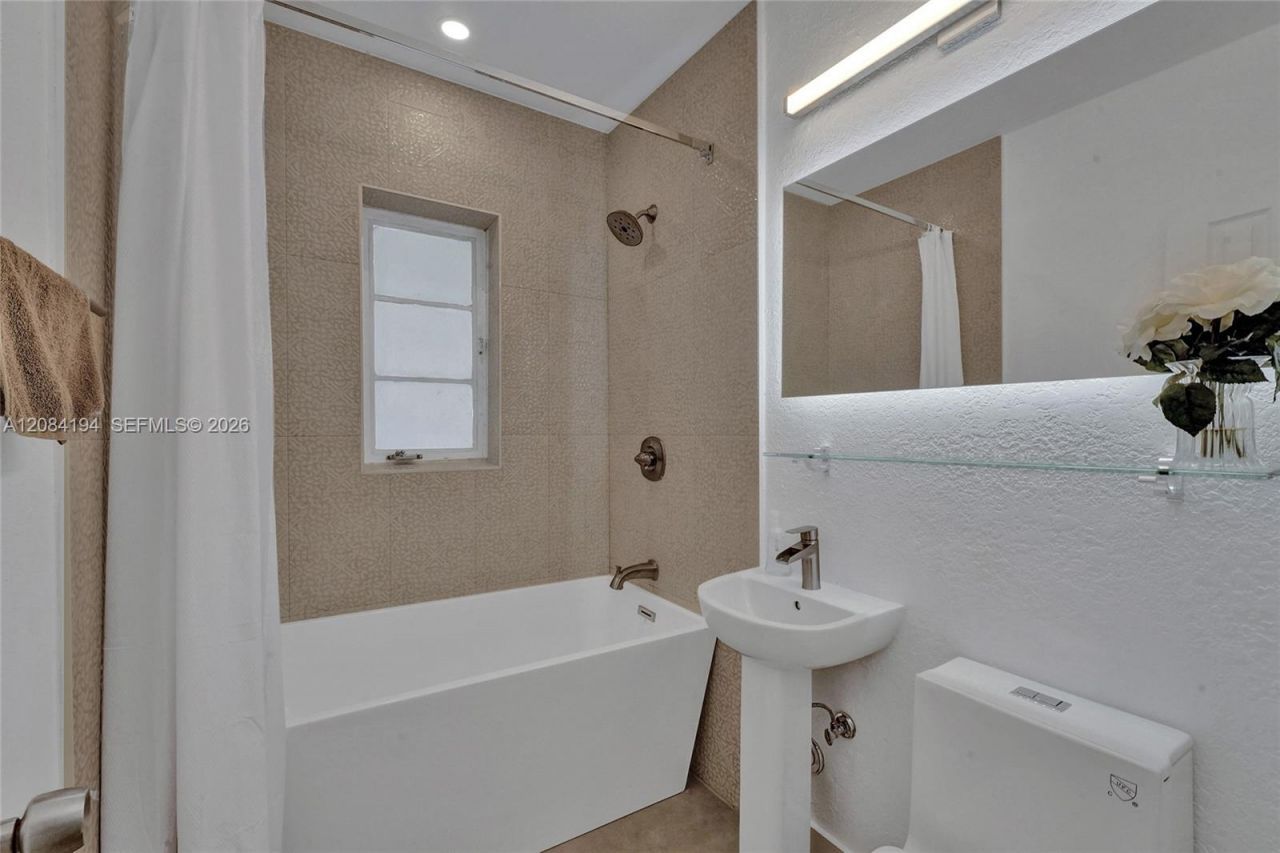 7520 NE 3rd Ave , Unit A, Miami, FL 33138 Photo