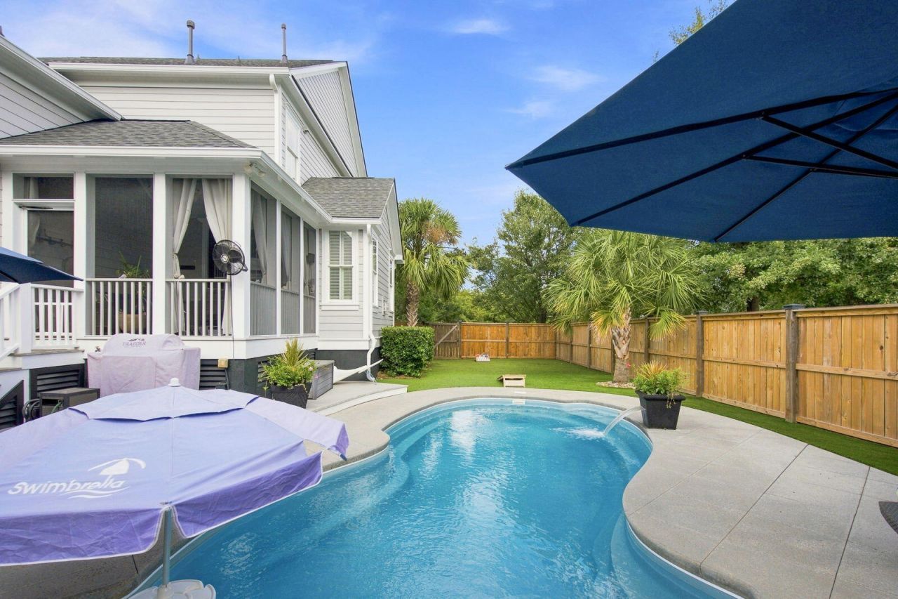1723 Sailmaker Street Photo 4