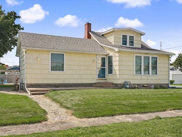 201 S Main Street , Elliott, IL 60933