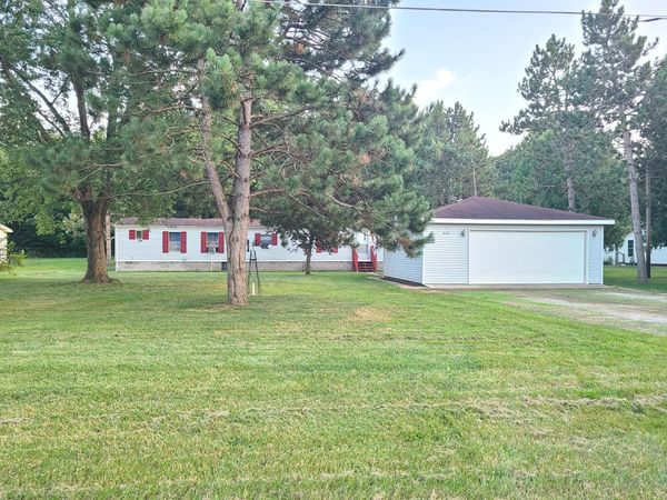 4381 Hawthorn Road , Wheatfield, IN 46392