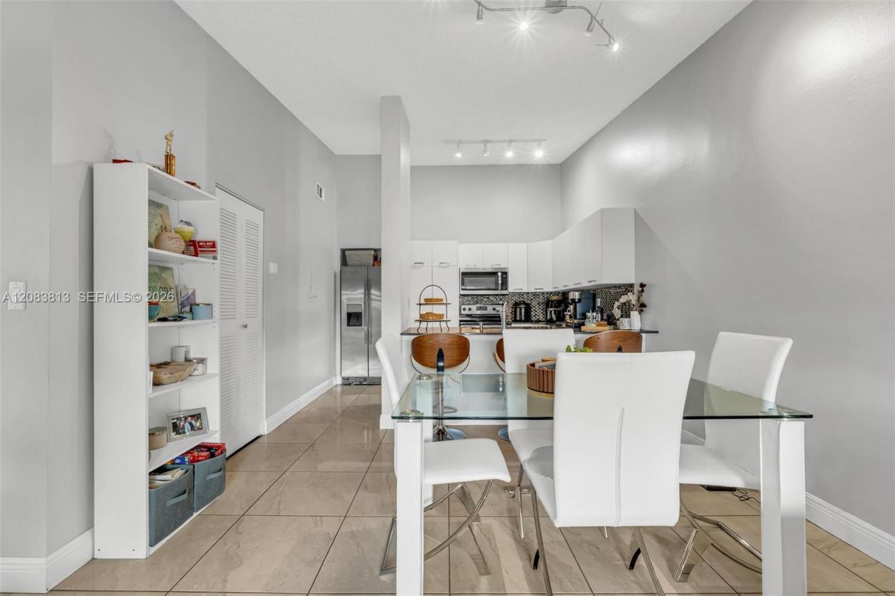 18226 Mediterranean Blvd , Unit 7-16, Hialeah, FL 33015 Photo