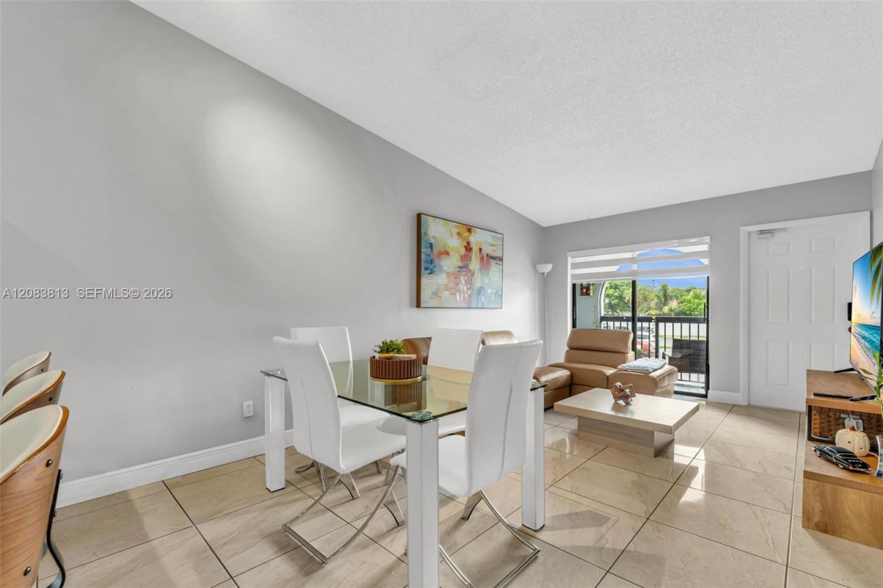 18226 Mediterranean Blvd , Unit 7-16, Hialeah, FL 33015 Photo