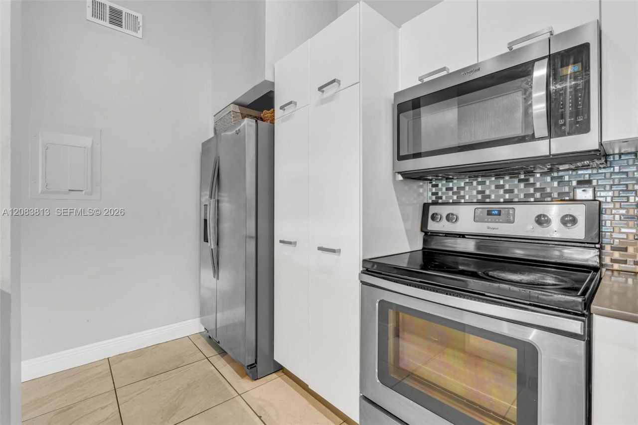 18226 Mediterranean Blvd , Unit 7-16, Hialeah, FL 33015 Photo