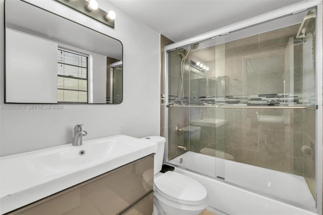 18226 Mediterranean Blvd , Unit 7-16, Hialeah, FL 33015 Photo