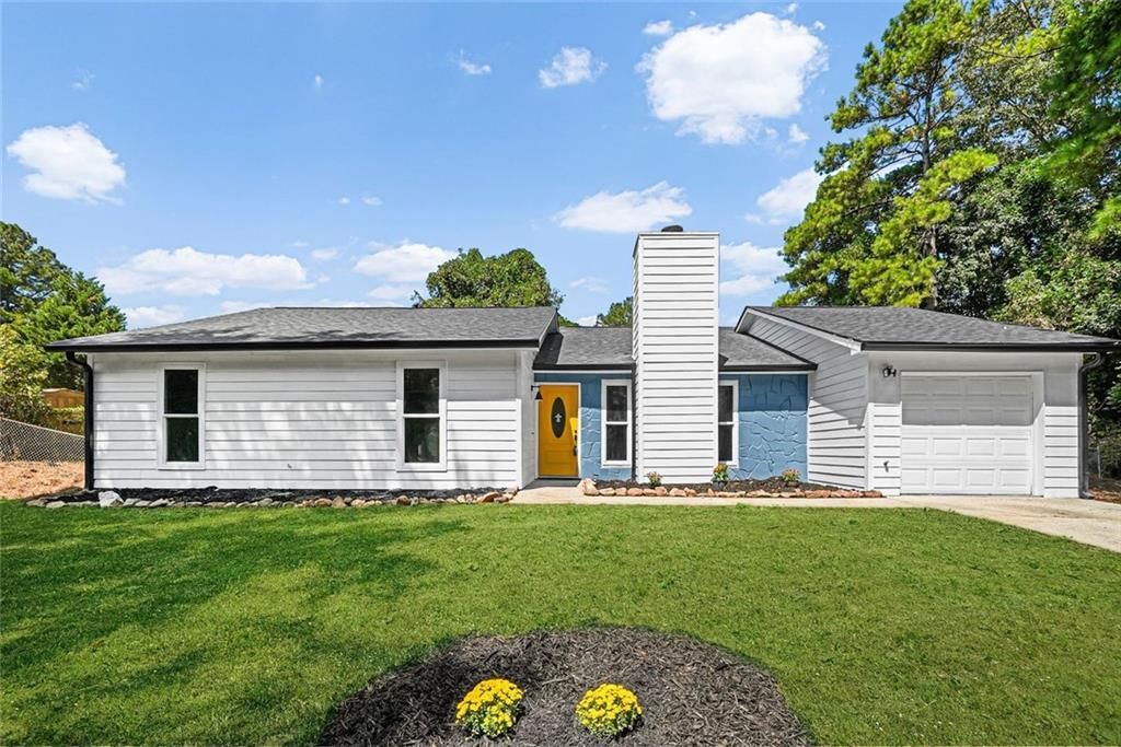 612 Towngate Boulevard, Jonesboro, GA 30238 Main Photo