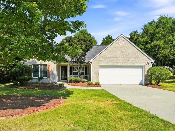 4293 Parks Ridge Drive SW, Snellville, GA 30039