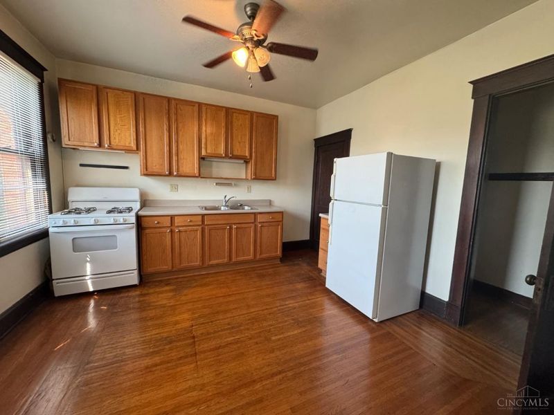 2631 Highland Avenue, Cincinnati, OH 45219 Photo 6