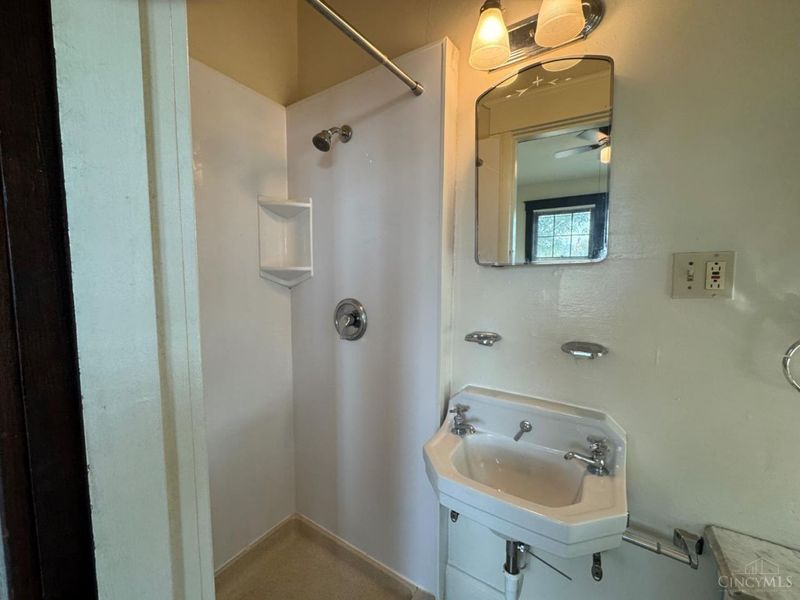 2631 Highland Avenue, Cincinnati, OH 45219 Photo 7
