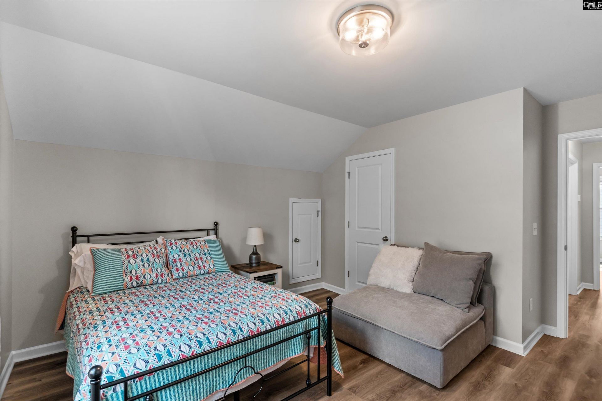 611 Cloudreach Road Photo 24