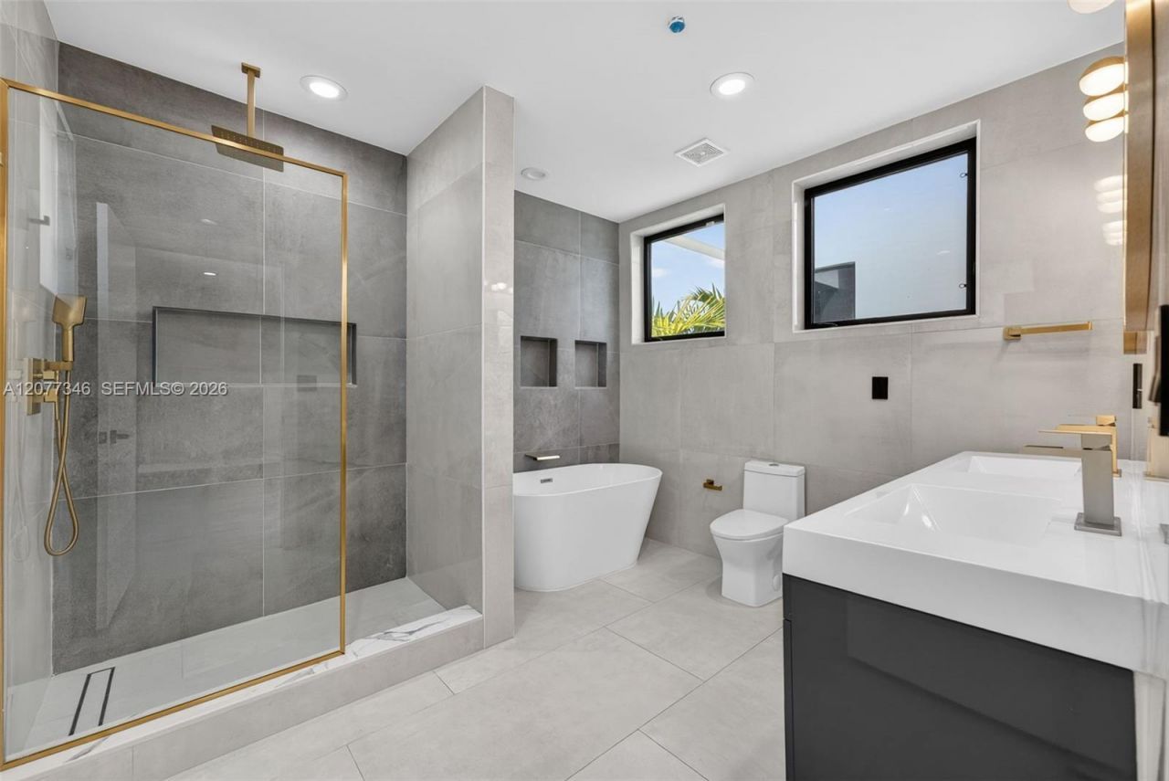 11 NE 51 , Unit A, Miami, FL 33137 Photo