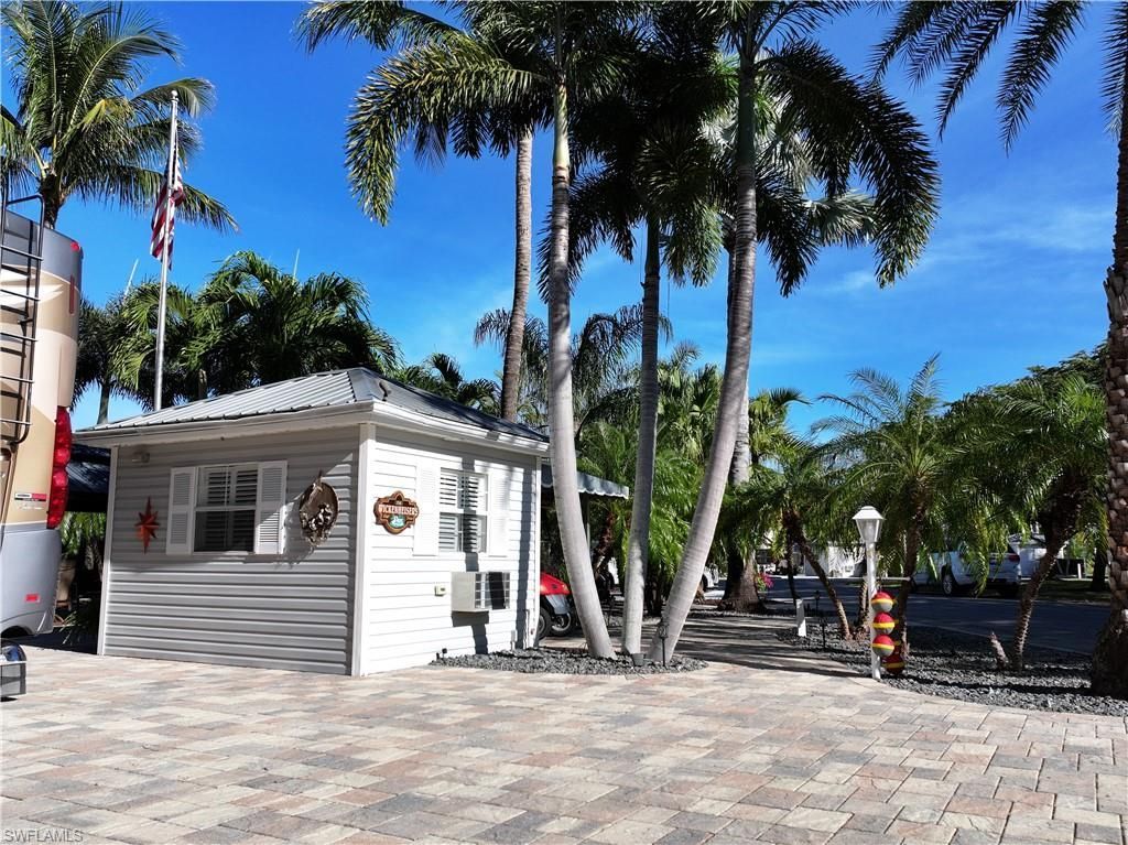 10131 Sunnywood Ct, Fort Myers, FL 33905 Photo